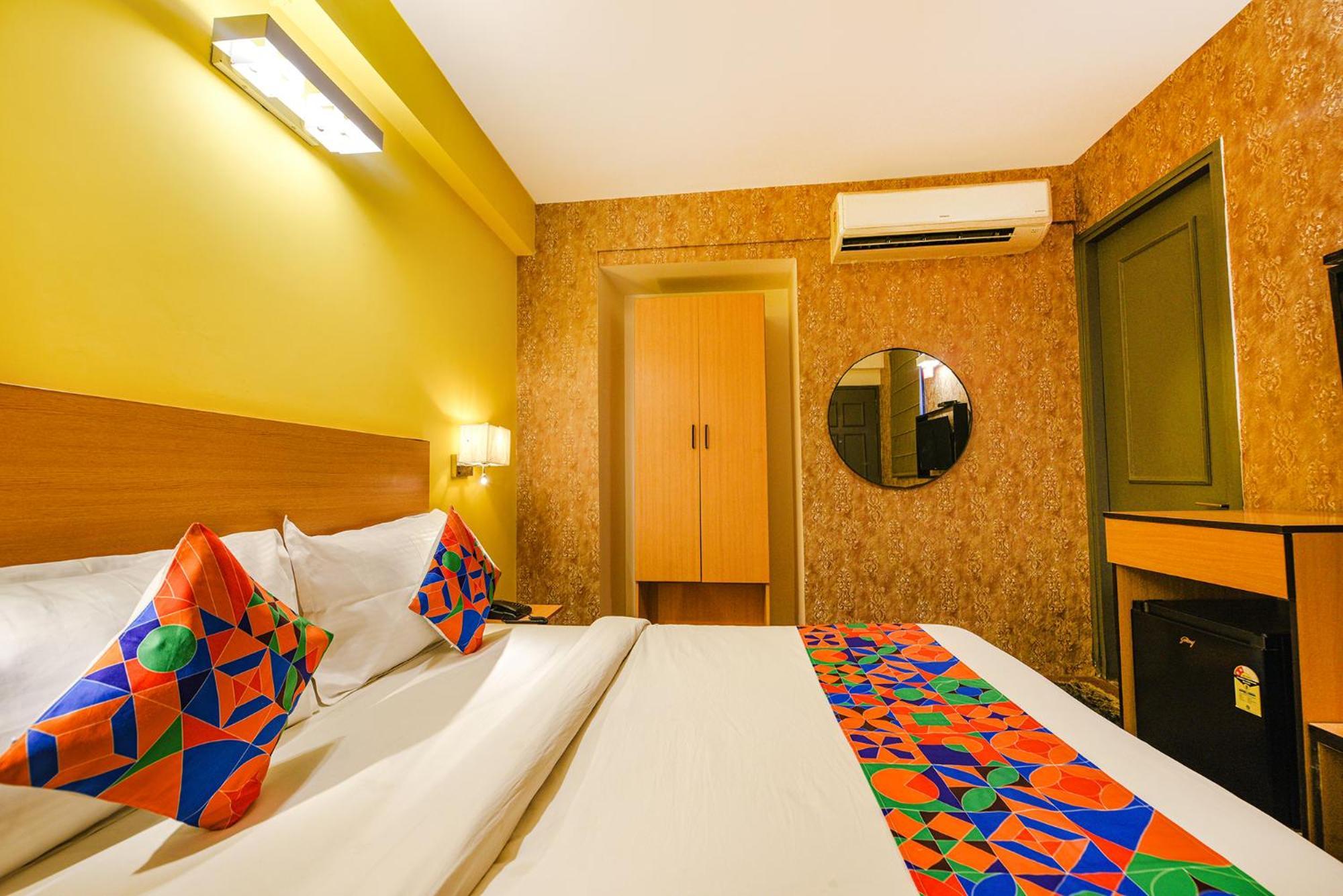 Fabhotel Old Meple Leaf Гургаон Экстерьер фото