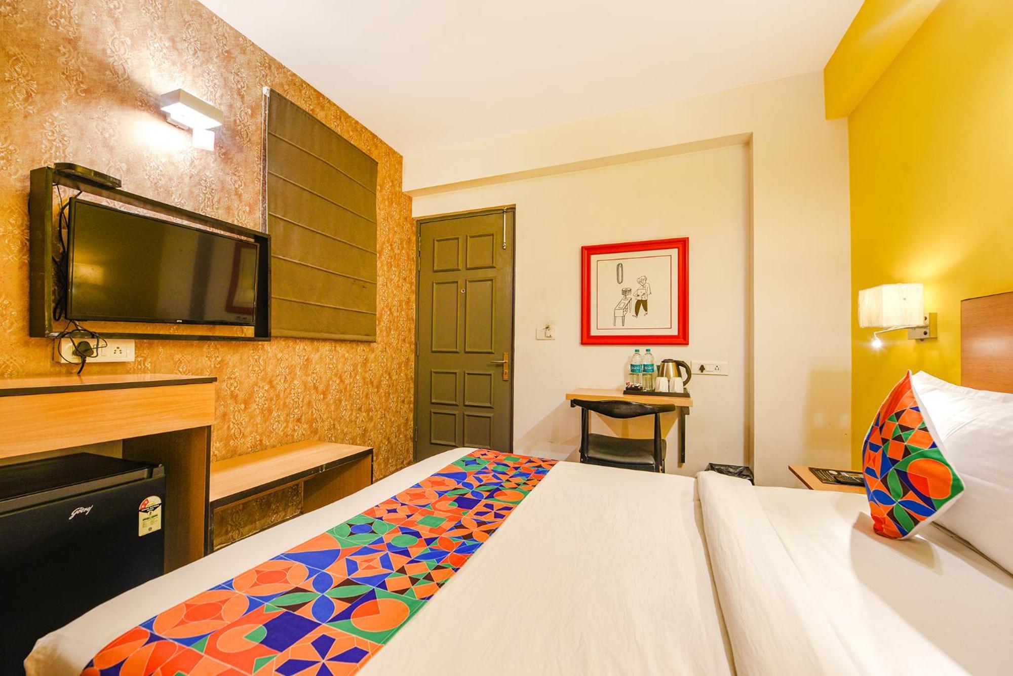Fabhotel Old Meple Leaf Гургаон Экстерьер фото