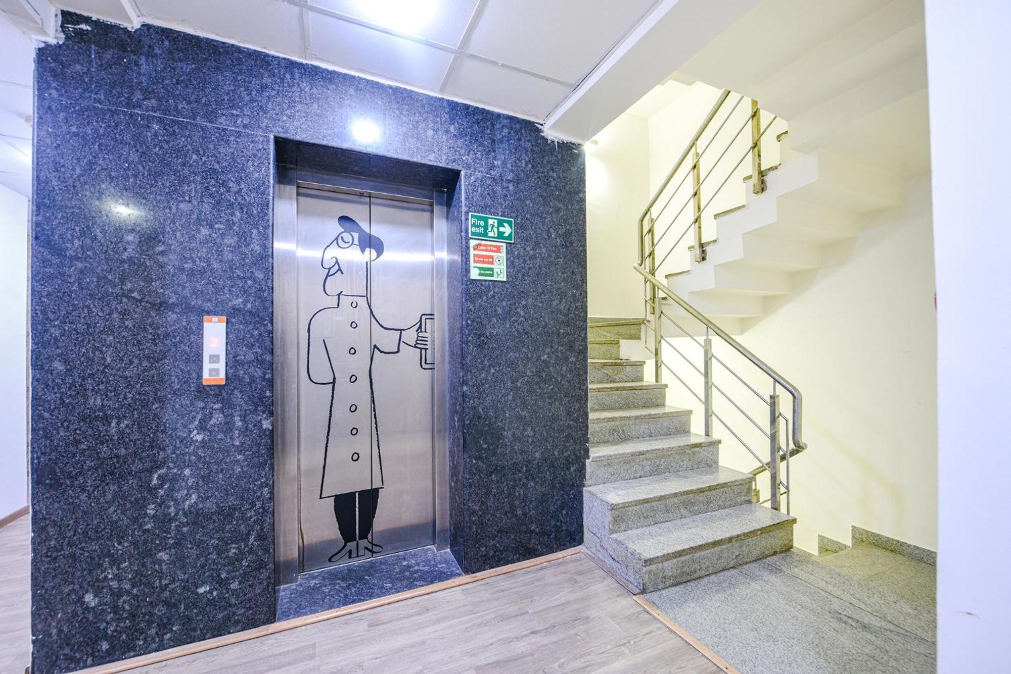 Fabhotel Old Meple Leaf Гургаон Экстерьер фото